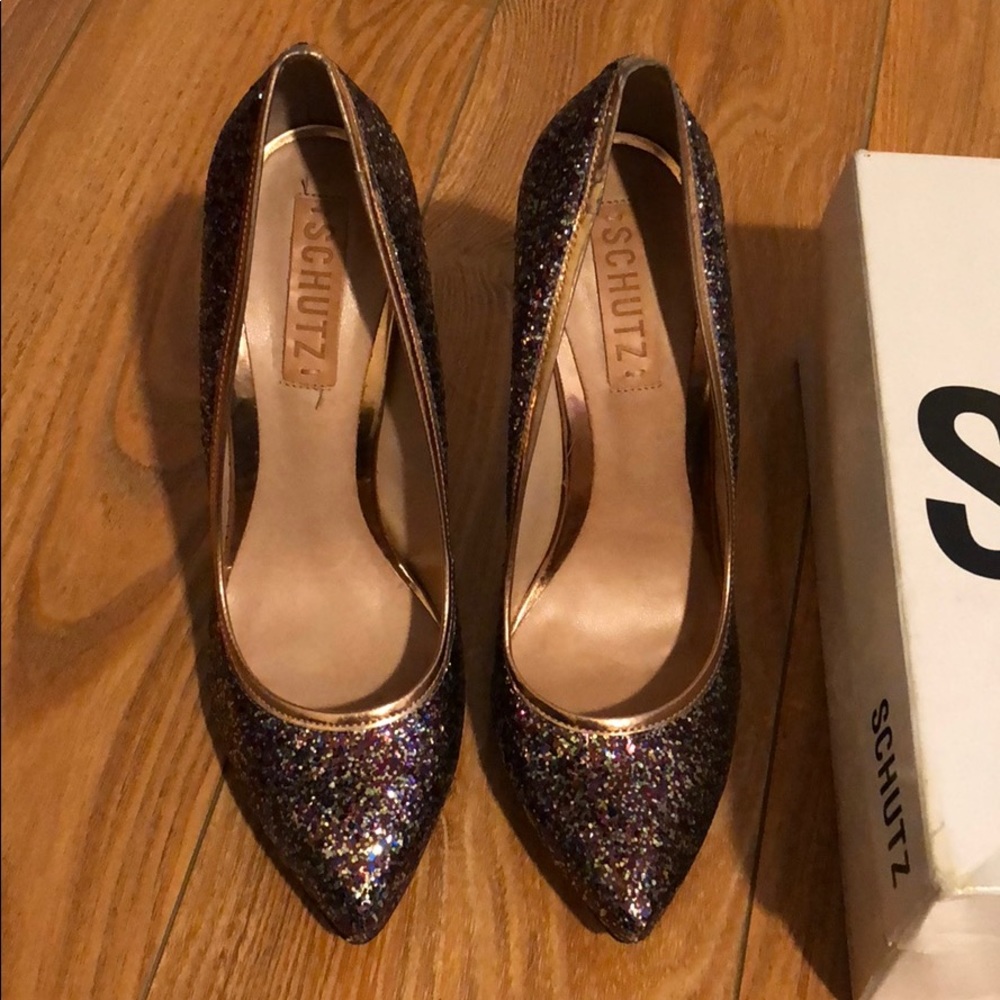 Schutz pumps